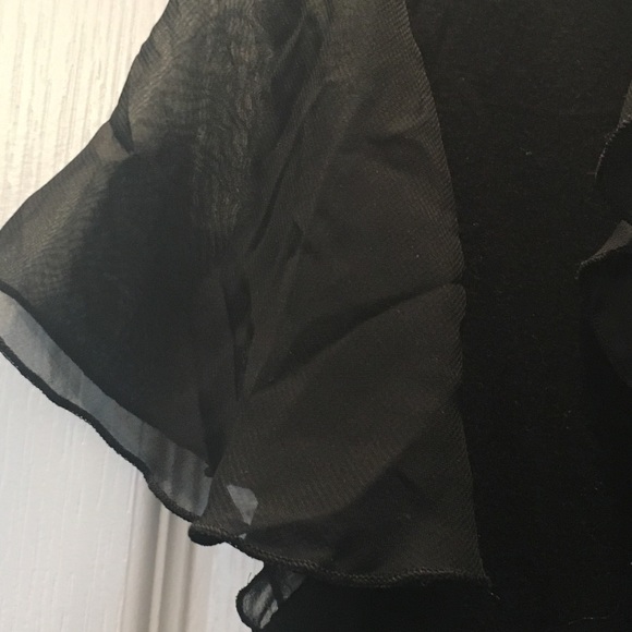 Black ruffle top - Picture 3 of 5